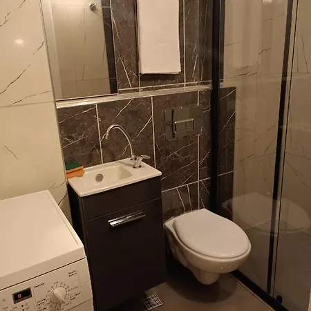 Tas Apartment *